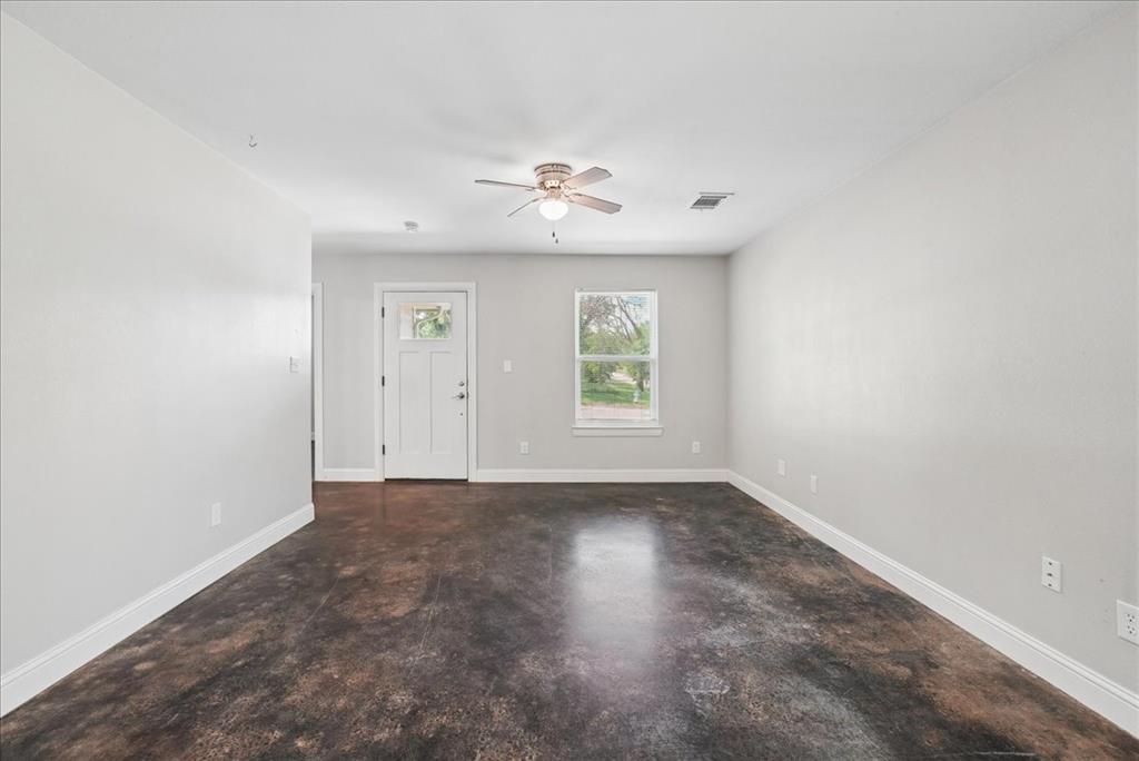 501 East Day Street Denison, TX 75021 - Photo 13 of 28