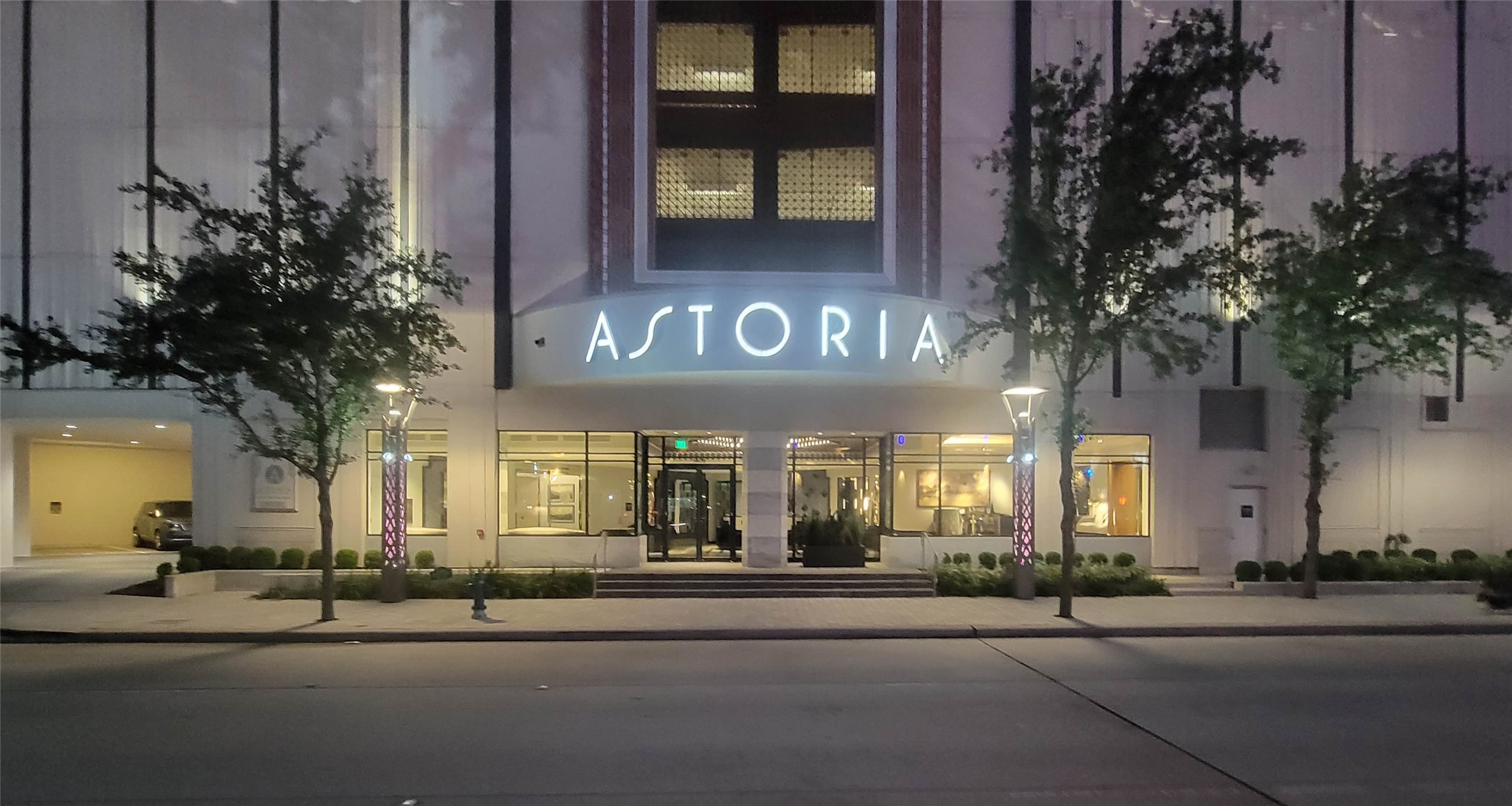 1409 Post Oak Boulevard, Unit 902 Houston, TX 77056 - Photo 3 of 38 a view of a stores