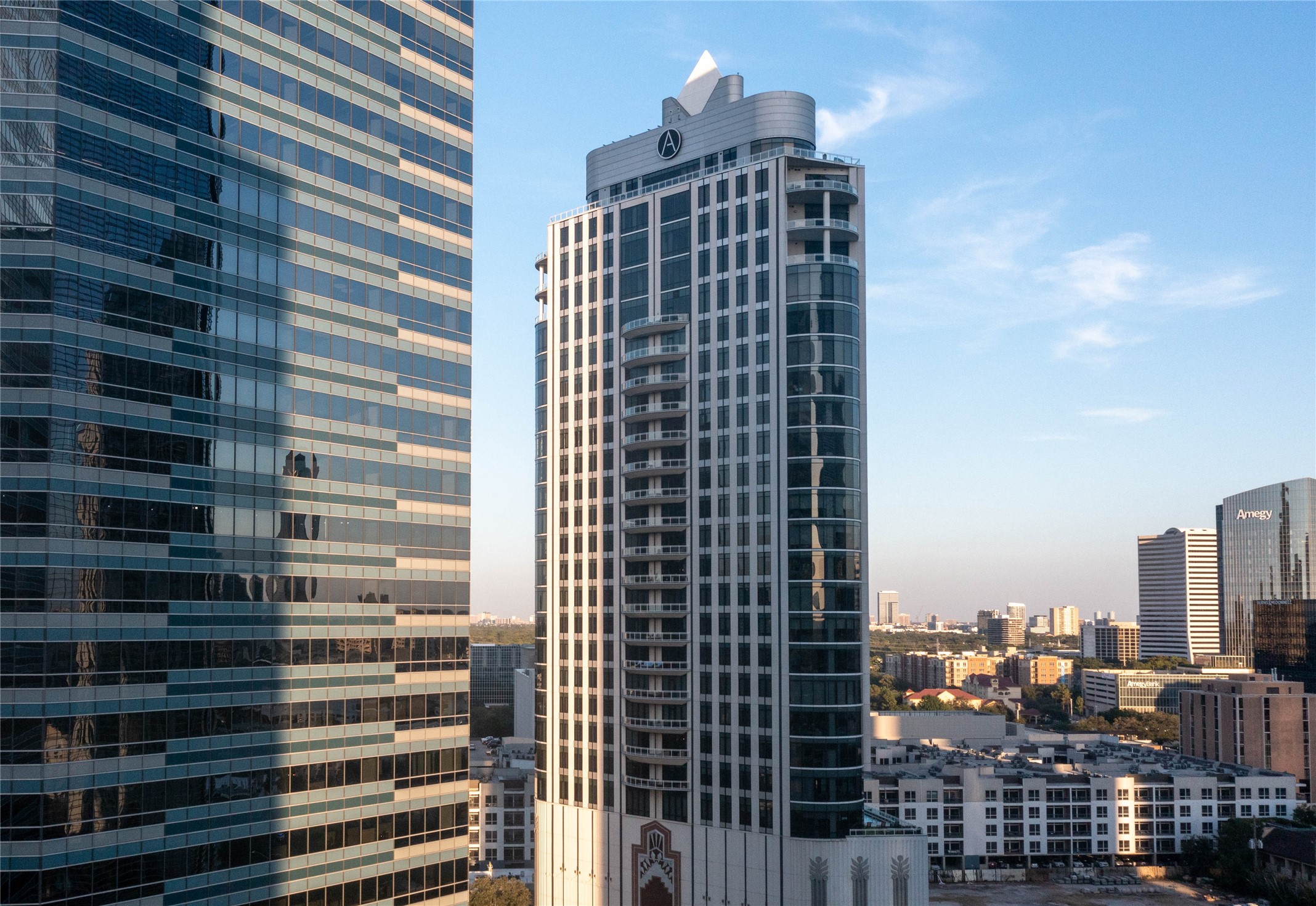 1409 Post Oak Boulevard, Unit 902 Houston, TX 77056 - Photo 4 of 38 a front view of a building