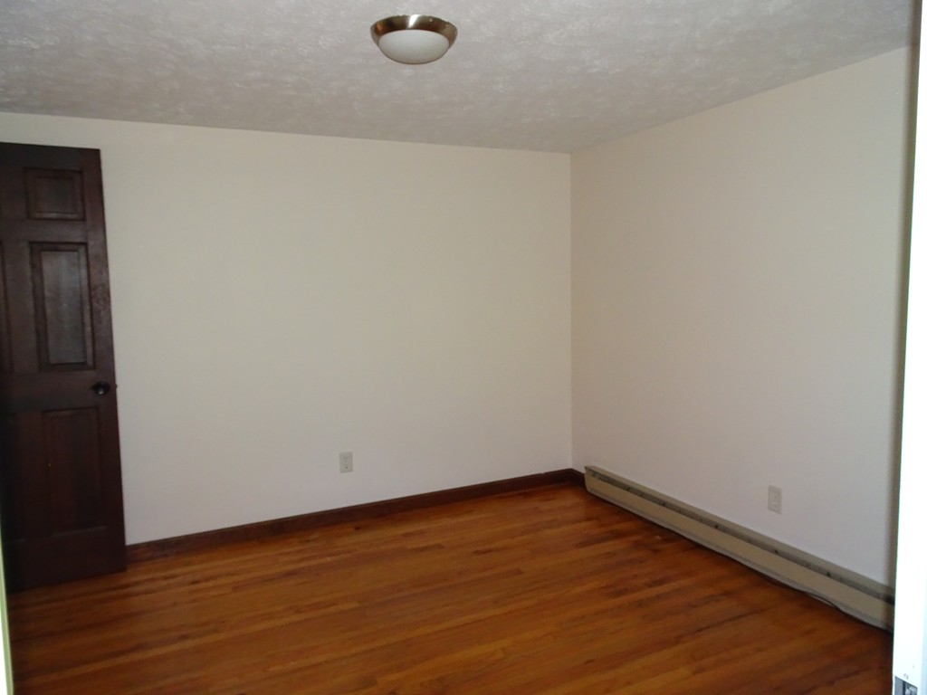 48 Pierce Street Rochester, MA 02770 - Photo 6 of 11