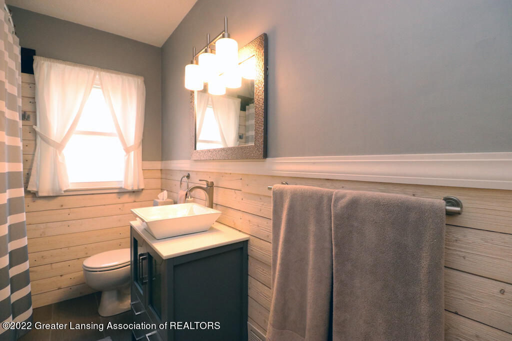 2410 Wellington Road Lansing, MI 48910 - Photo 8 of 19 8