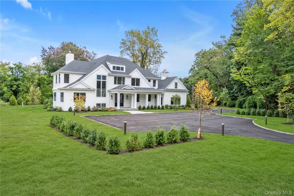 $6,500,000 | 38 Cow Neck Road, Sands Point, NY 11050