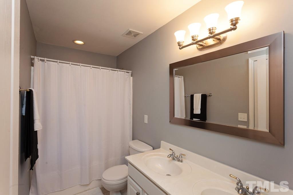 7708 Silver View Lane Raleigh, NC 27613 - Photo 15 of 25 Gallery Image 15
