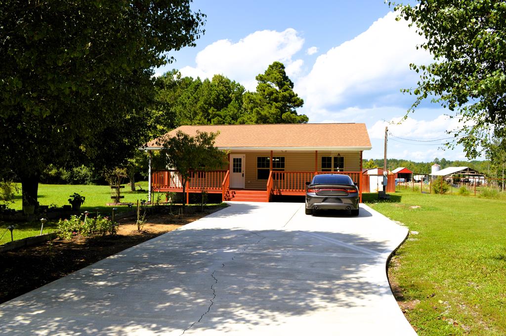 1405 Freeland Road Dalton, GA 30721 - Photo 3 of 32 Gallery Image 3