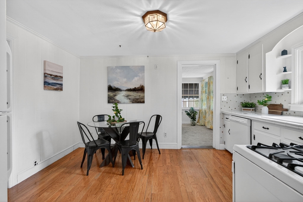 9 Stratford Road Andover, MA 01810 - Photo 10 of 35