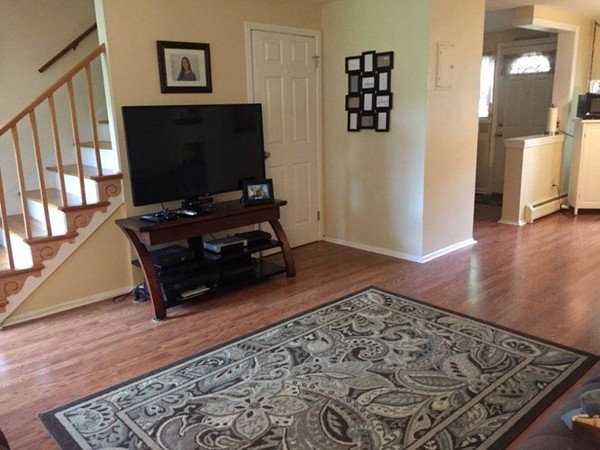 38 Manor Court, Unit 38 Springfield, MA 01118 - Photo 3 of 10