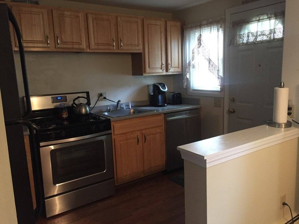 38 Manor Court, Unit 38 Springfield, MA 01118 - Photo 5 of 10
