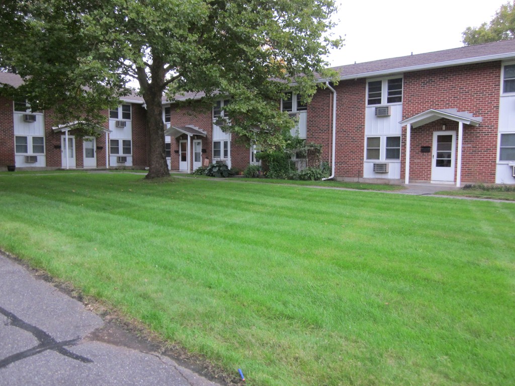 38 Manor Court, Unit 38 Springfield, MA 01118 - Photo 10 of 10