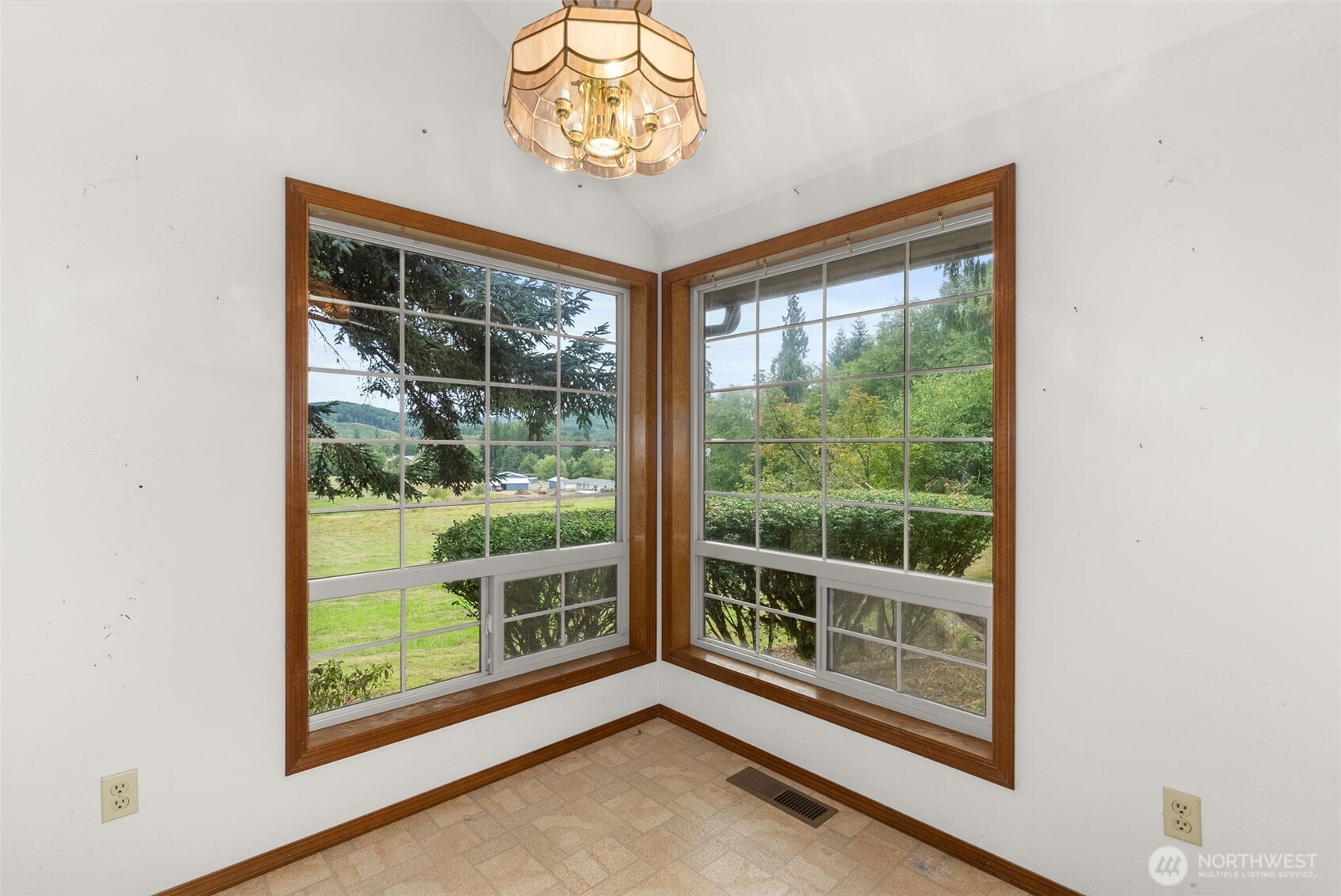 17 Mc Kinney Road Raymond, WA 98577 - Photo 12 of 38 Gallery Image 12