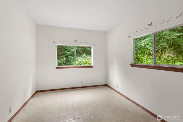 $675,000 | 17 Mc Kinney Road, Raymond, WA 98577