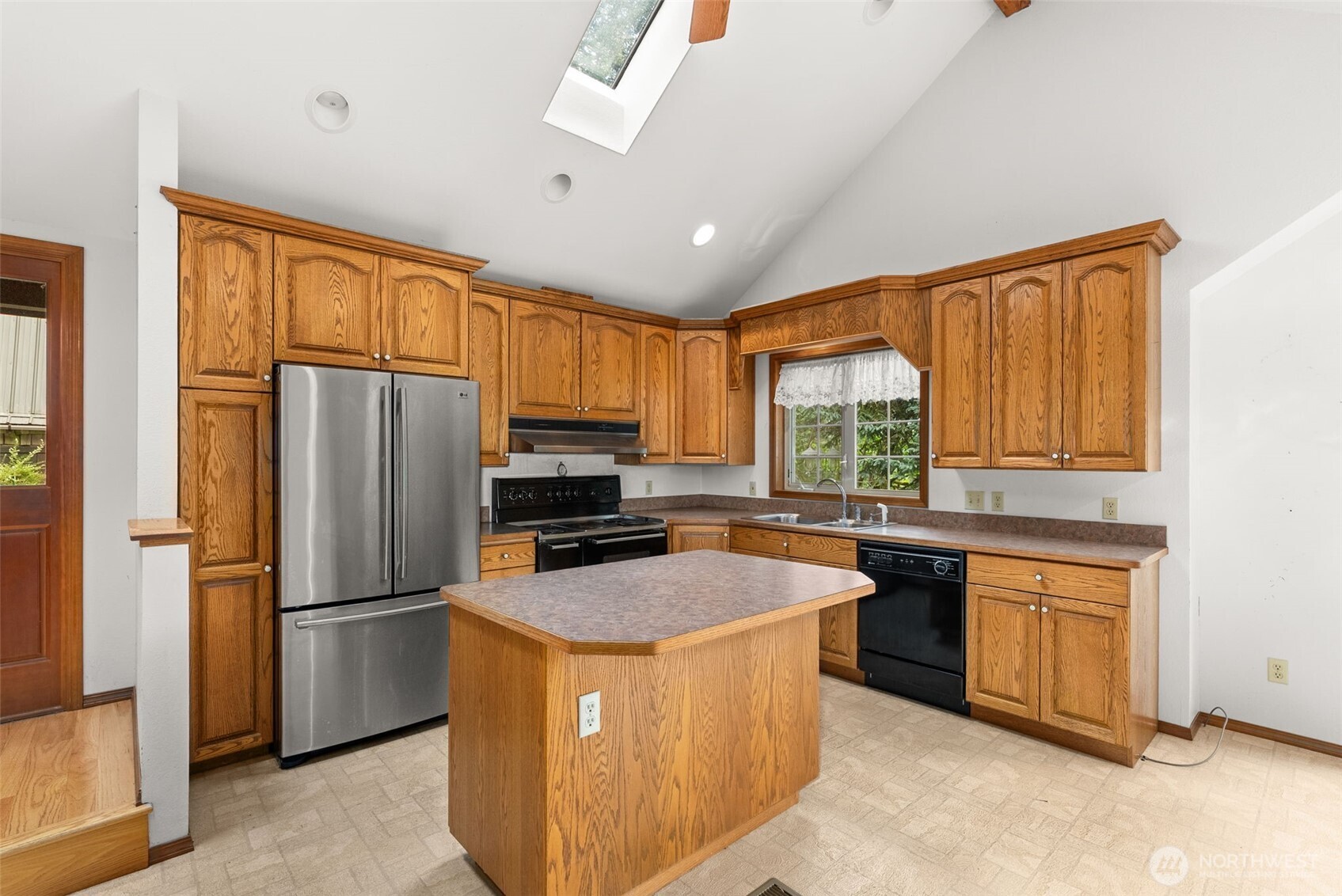 17 Mc Kinney Road Raymond, WA 98577 - Photo 10 of 38 Gallery Image 10