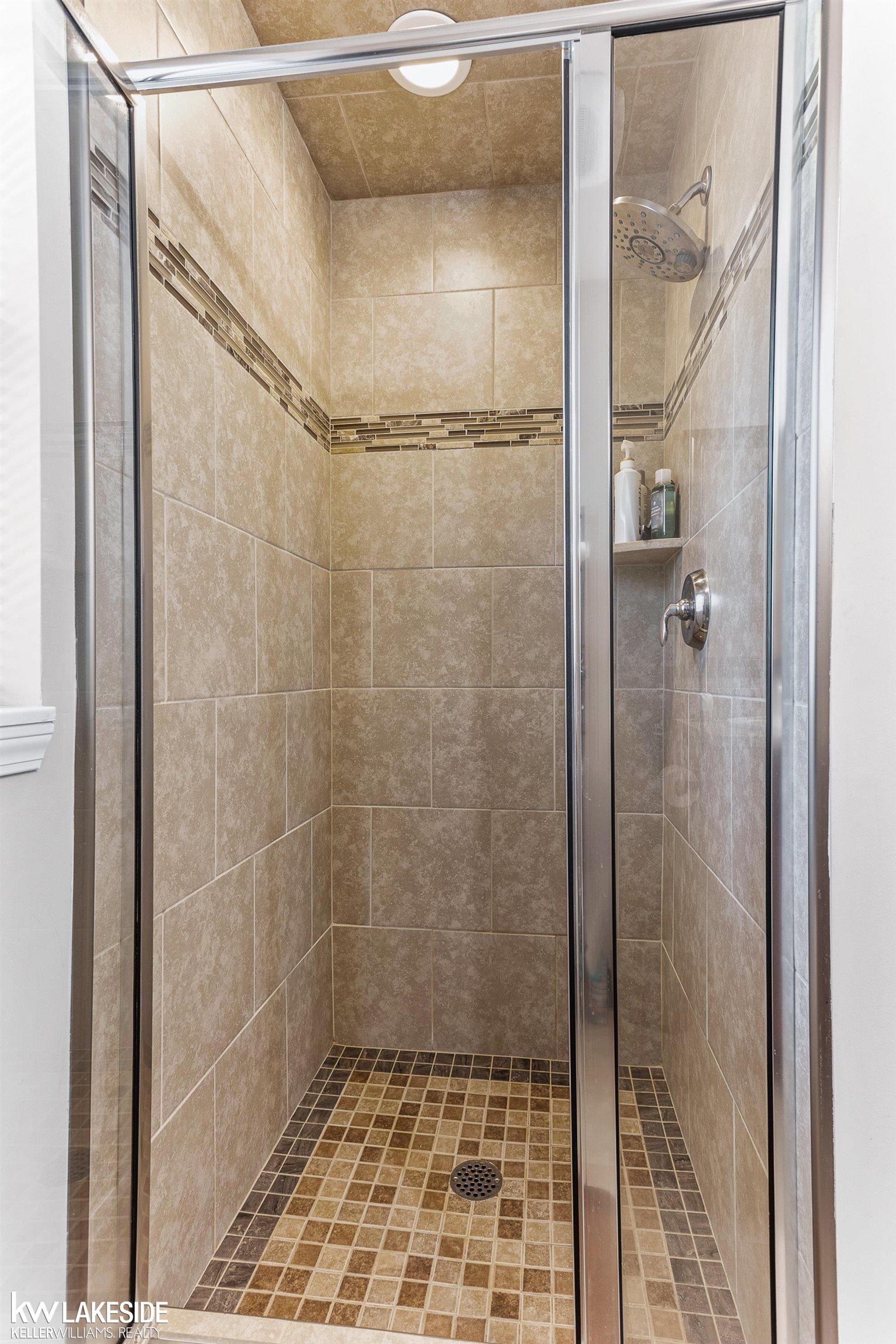 2919 Dearborn Avenue Rochester, MI 48309 - Photo 26 of 40 50124058-25.JPG