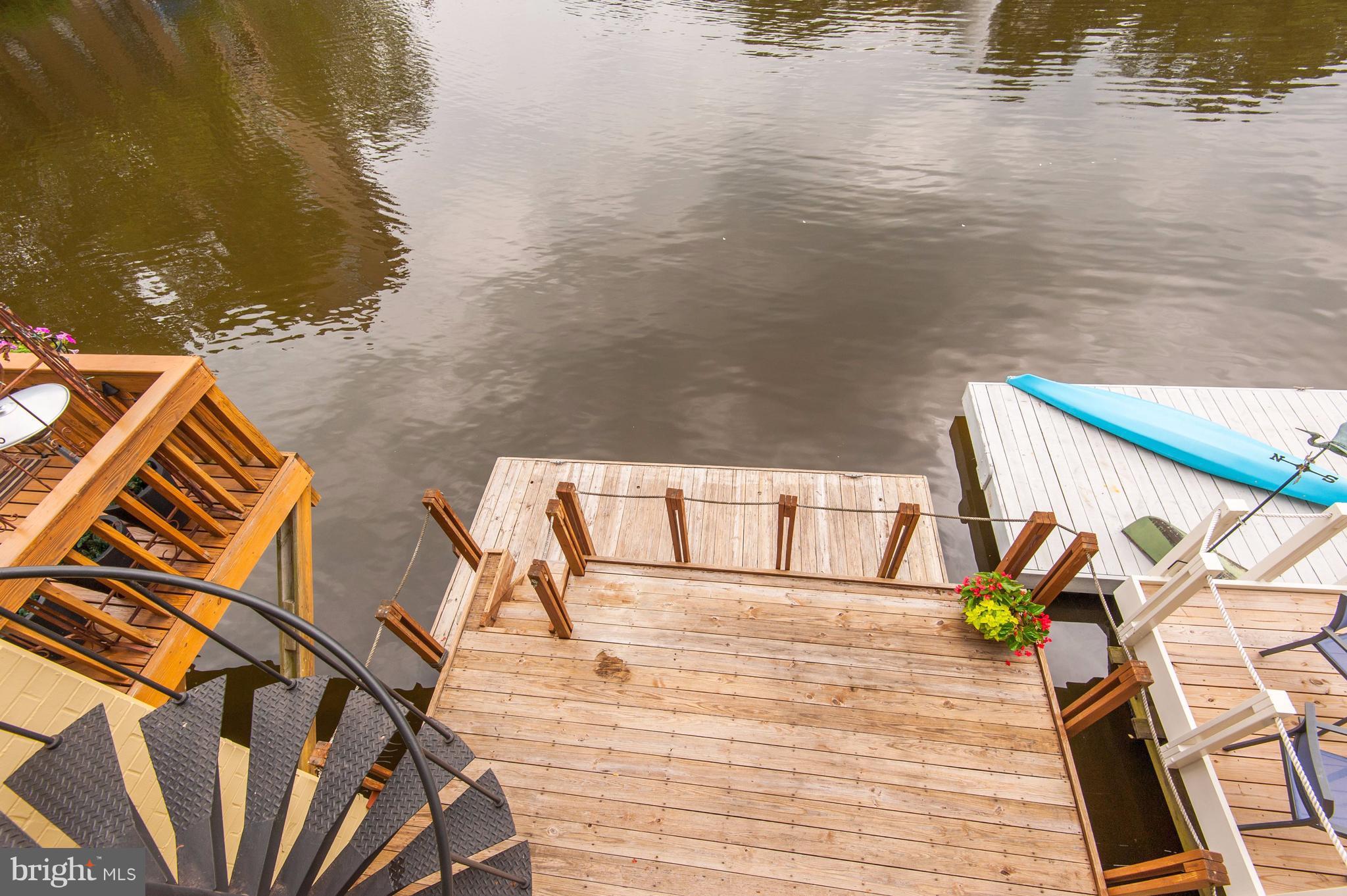 11430 Waterview Cluster Reston, VA 20190 - Photo 20 of 30 Deck and Floating Dock