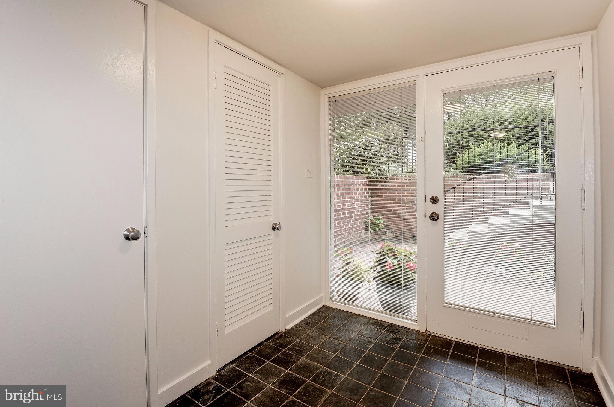 11430 Waterview Cluster Reston, VA 20190 - Photo 5 of 30 Tile Foyer
