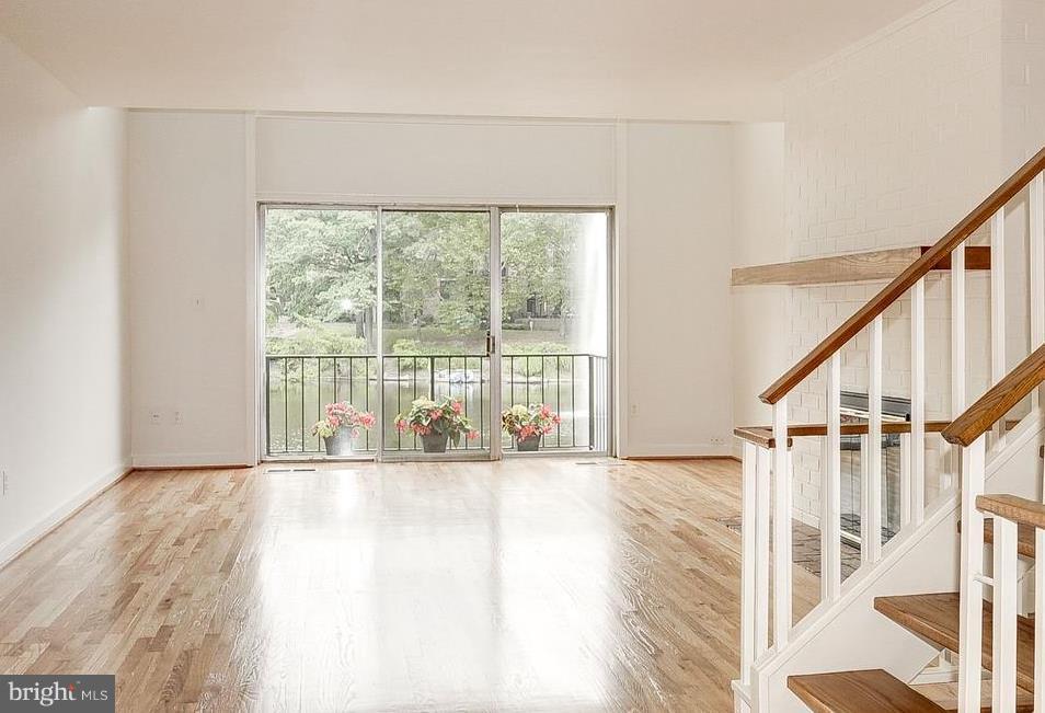 11430 Waterview Cluster Reston, VA 20190 - Photo 7 of 30 Living Room