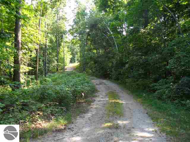 3550 North Putnam Road Suttons Bay, MI 49682 - Photo 14 of 37 1747288-13.JPG