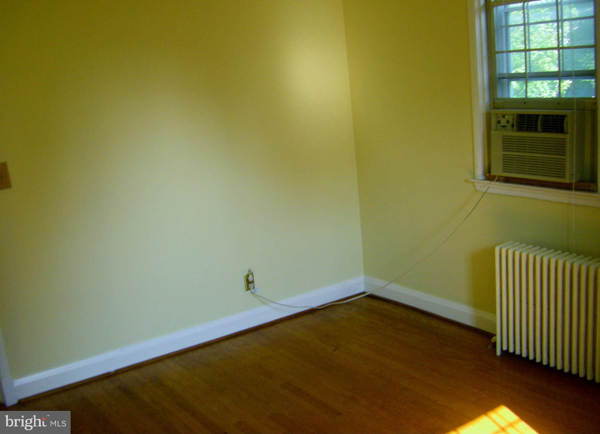 6604 Rannoch Drive Baltimore, MD 21228 - Photo 20 of 27 Bedroom