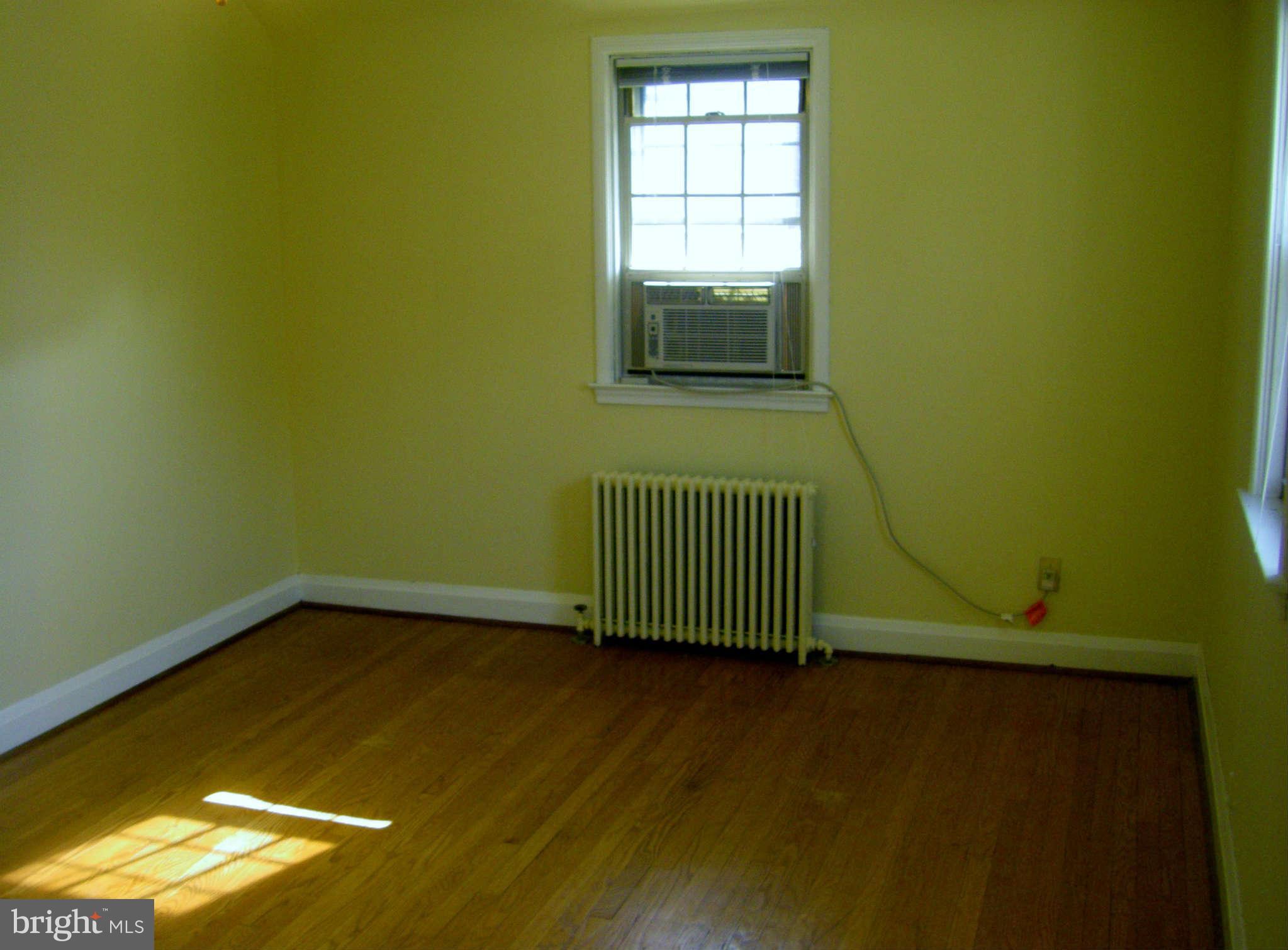 6604 Rannoch Drive Baltimore, MD 21228 - Photo 21 of 27 Bedroom