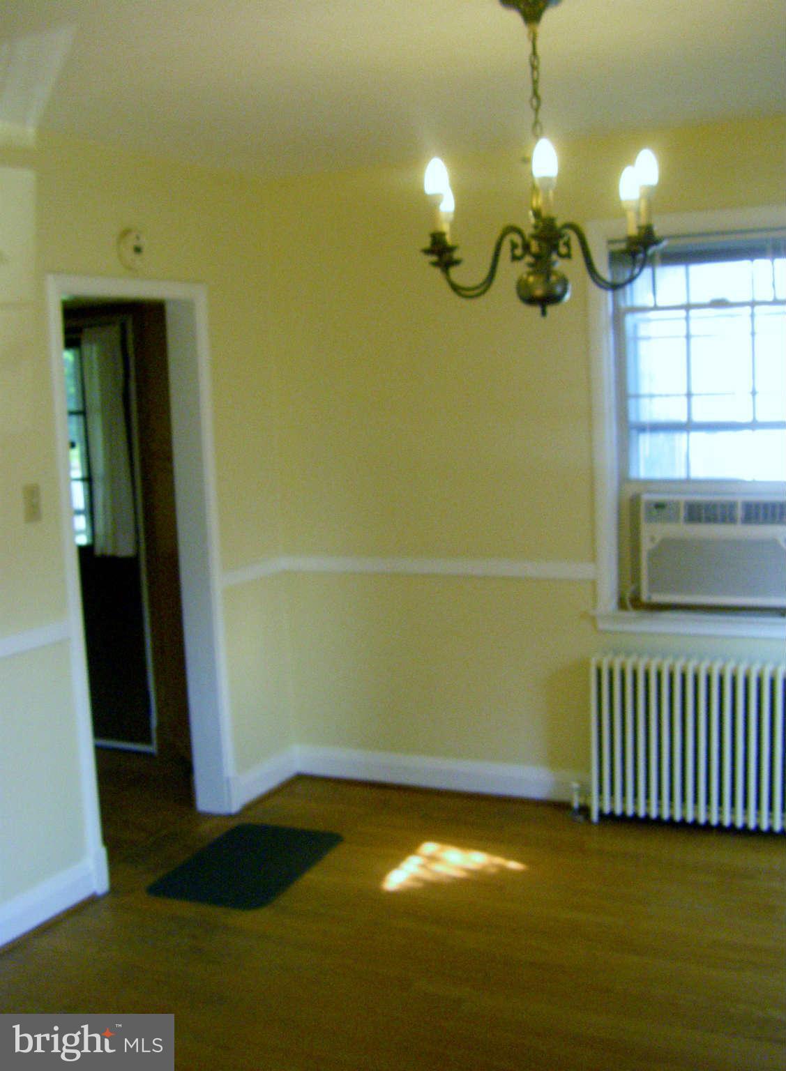 6604 Rannoch Drive Baltimore, MD 21228 - Photo 7 of 27 Dining Room