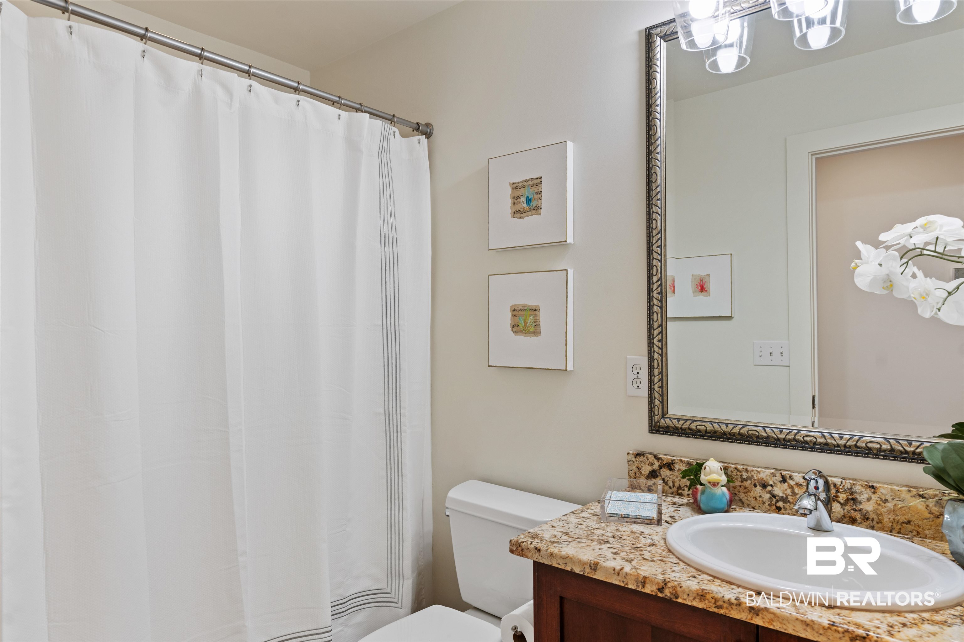 6267 Nelson Drive Fairhope, AL 36532 - Photo 30 of 51 Second Bathroom