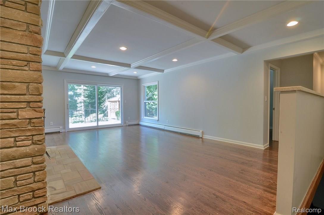4170 Nearbrook Road Bloomfield Hills, MI 48302 - Photo 11 of 45 Open living area with Doorwall to deck