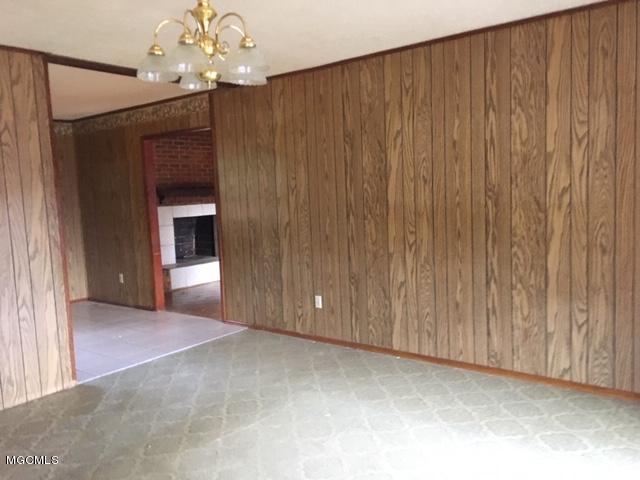 12324 Congress Moss Point, MS 39562 - Photo 5 of 13 IMG_7075
