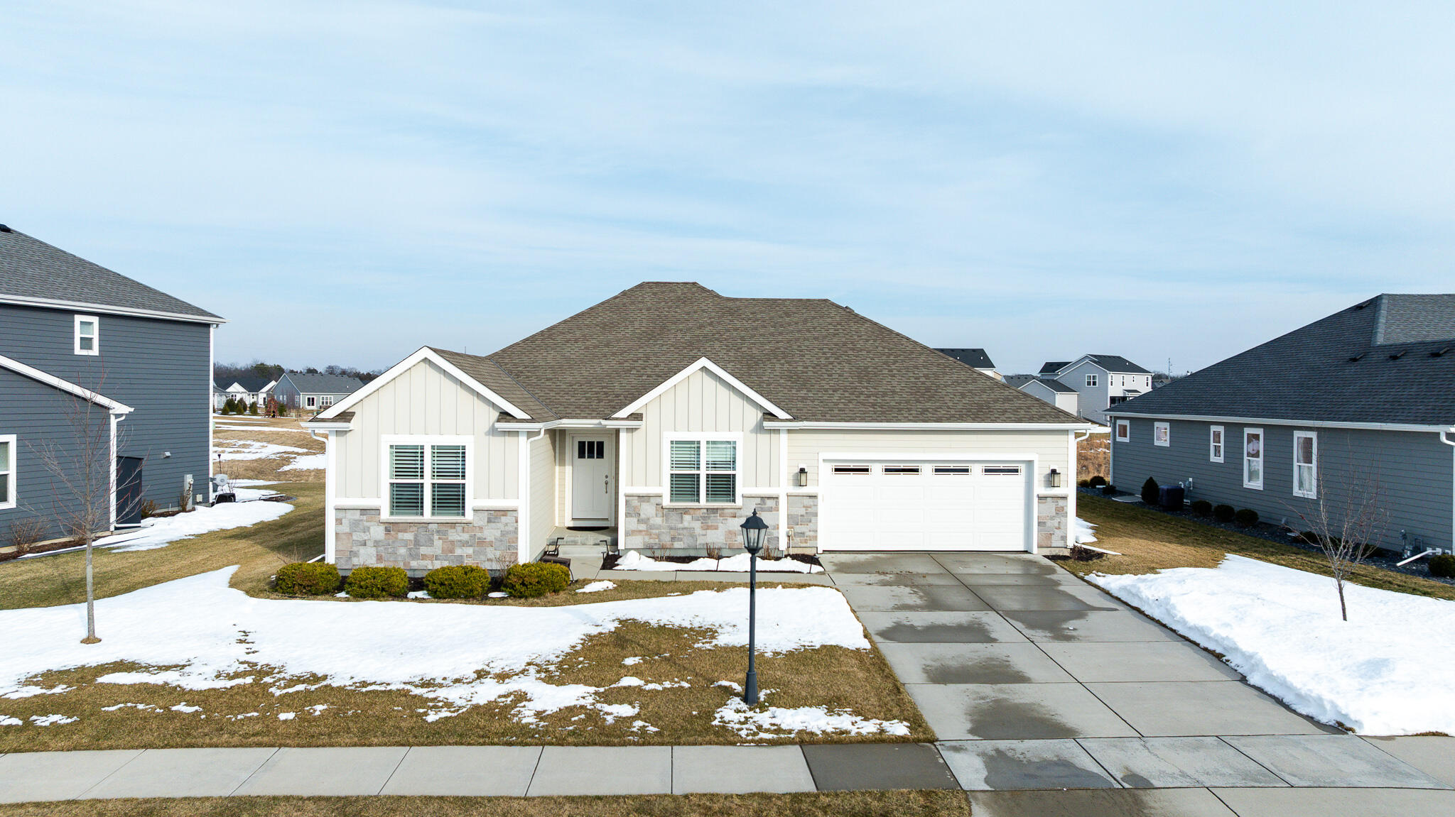 2928 Winnebago Dr