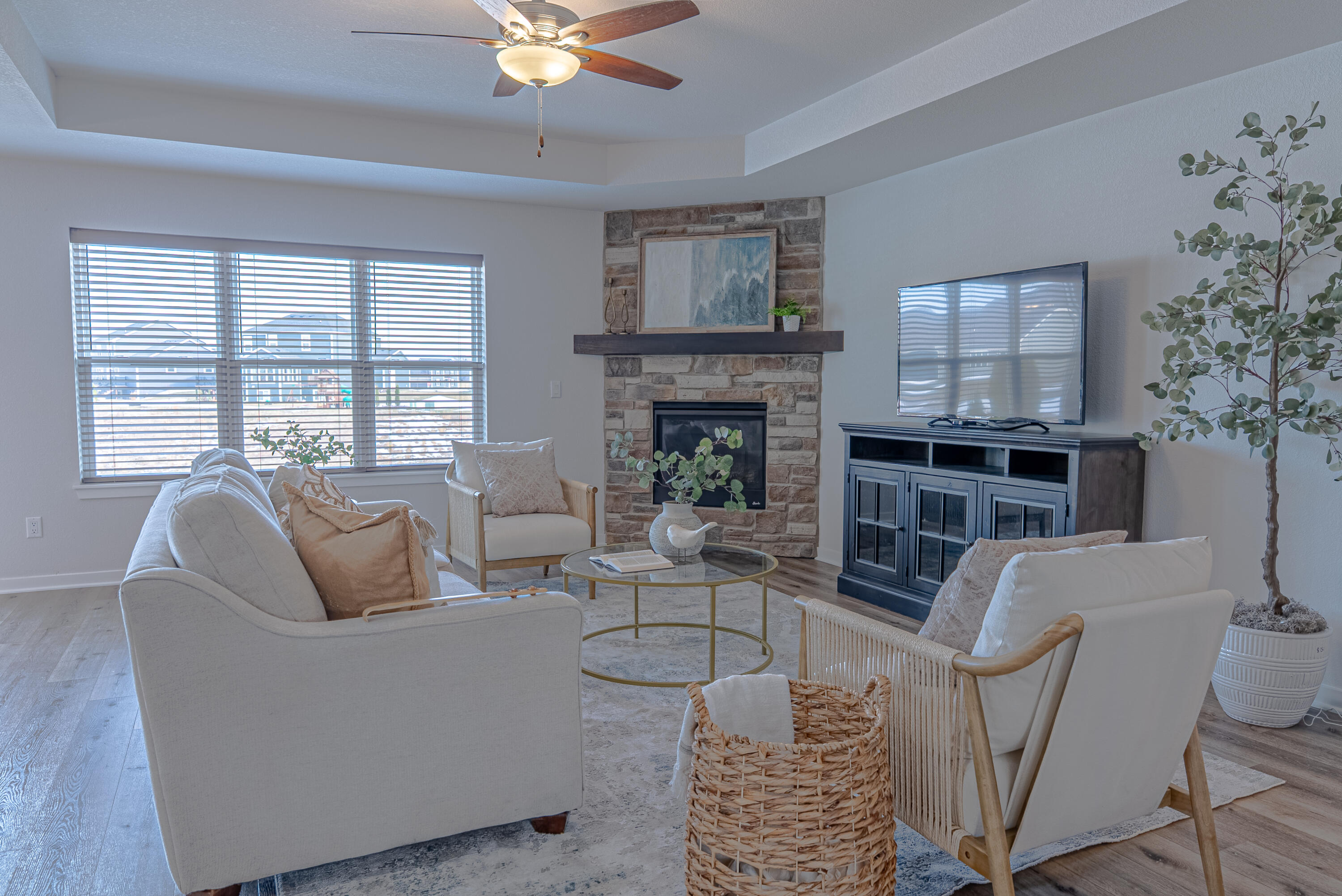 2928 Winnebago Dr. Summit, WI 53066 - Photo 5 of 14 Living room