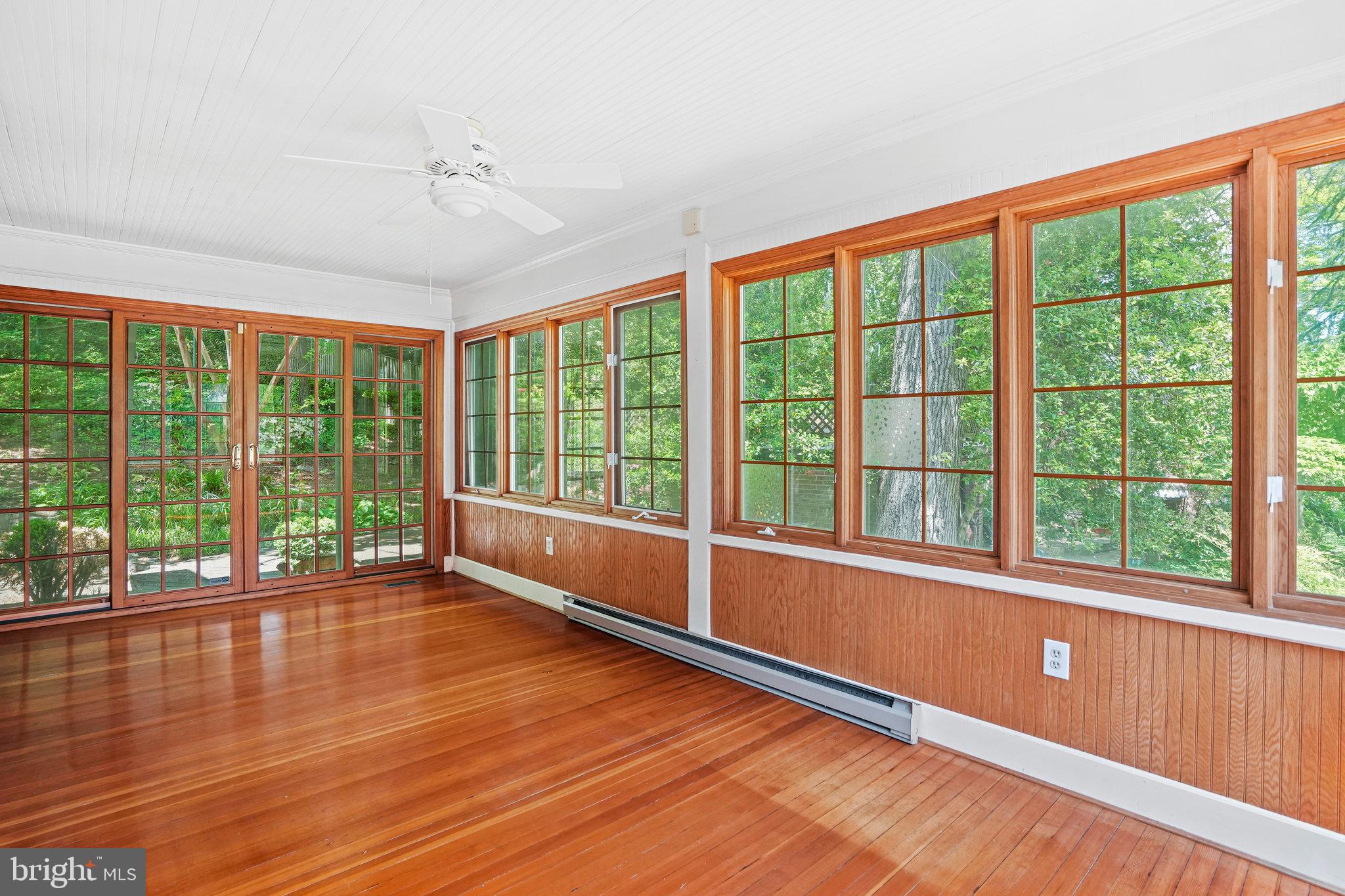 6900 Wake Forest Drive College Park, MD 20740 - Photo 20 of 50 Bright sunroom