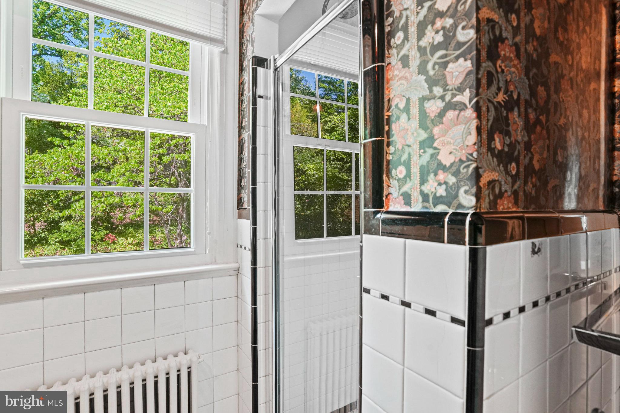 6900 Wake Forest Drive College Park, MD 20740 - Photo 27 of 50 Bathroom in primary bedroom