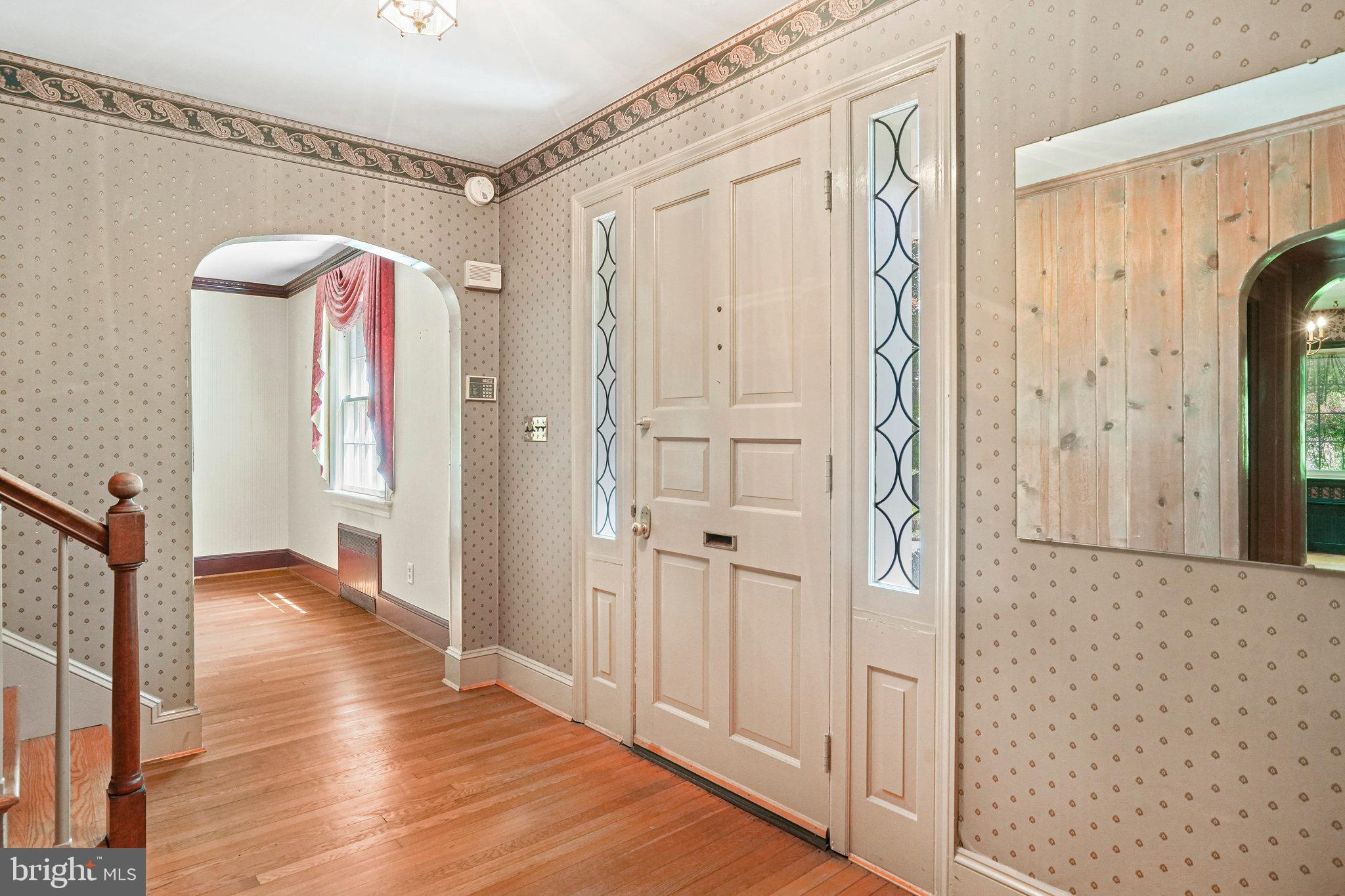 6900 Wake Forest Drive College Park, MD 20740 - Photo 4 of 50 Welcoming entryway