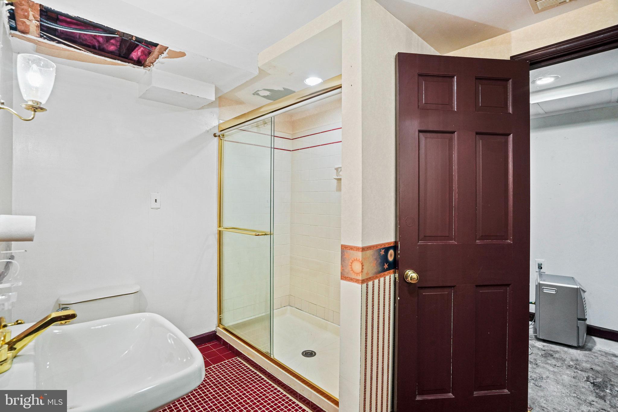 6900 Wake Forest Drive College Park, MD 20740 - Photo 41 of 50 Full bathroom in basement