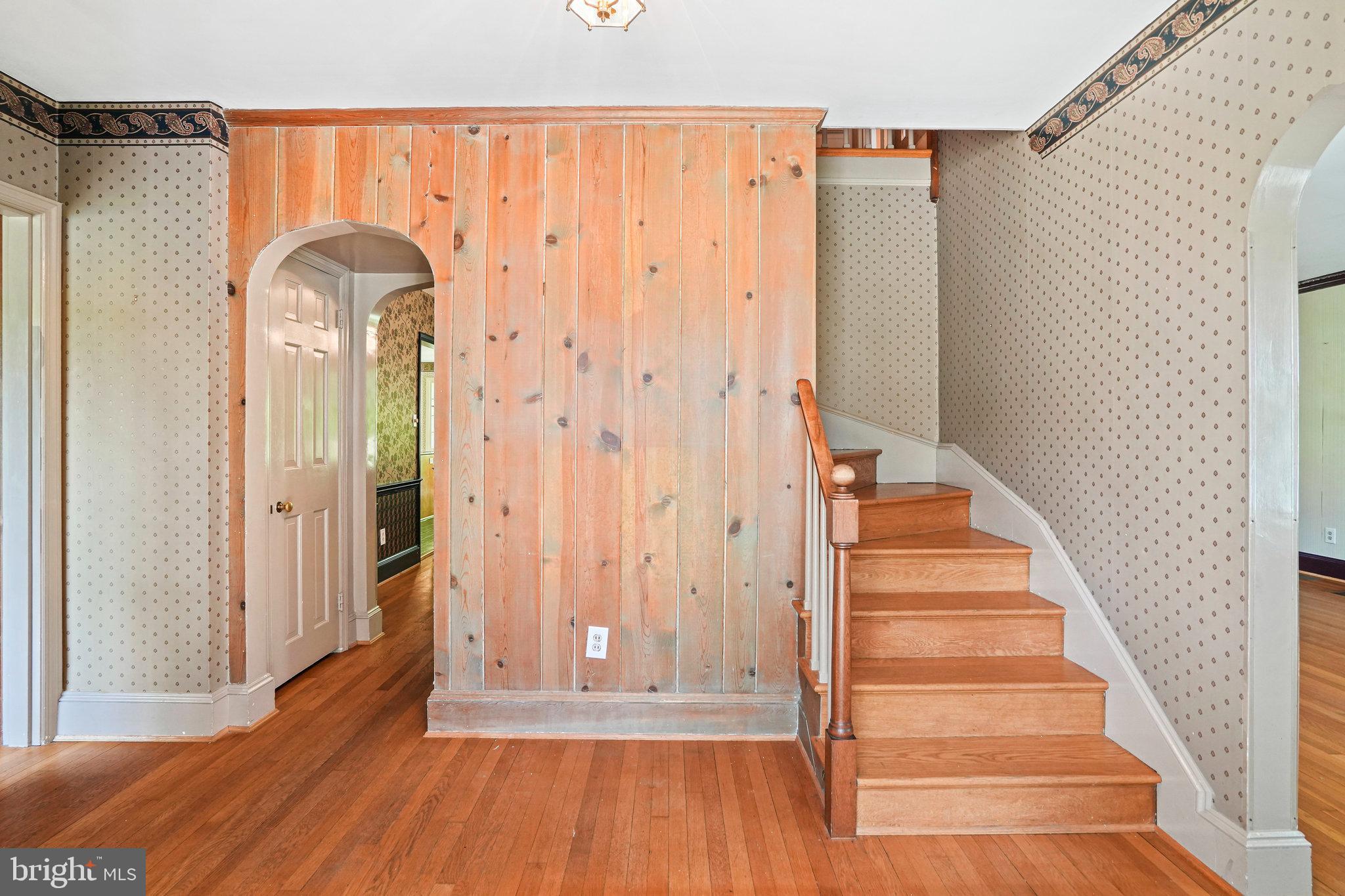 6900 Wake Forest Drive College Park, MD 20740 - Photo 5 of 50 Welcoming entryway