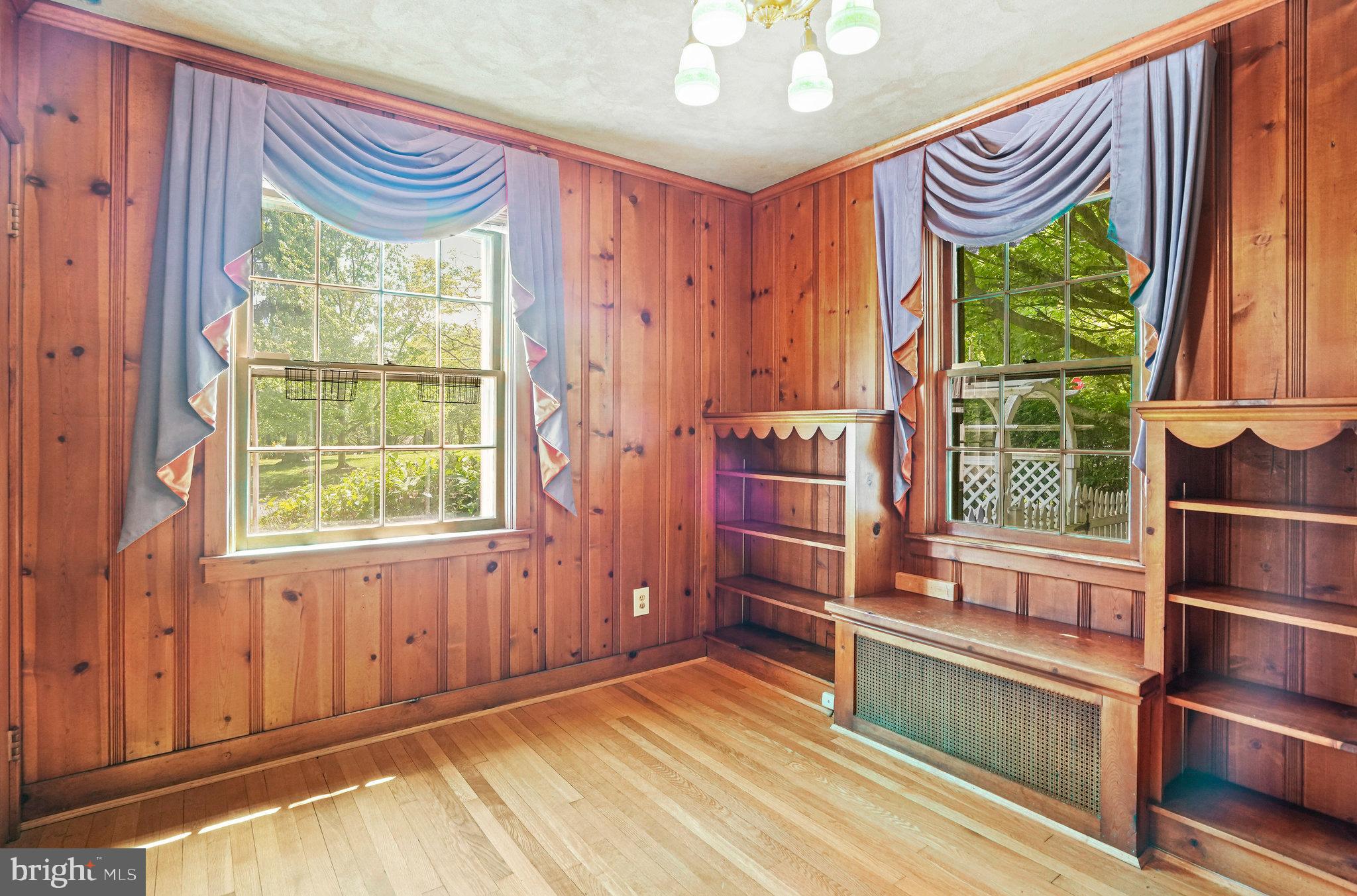 6900 Wake Forest Drive College Park, MD 20740 - Photo 6 of 50 Office / den with half bath on main floor