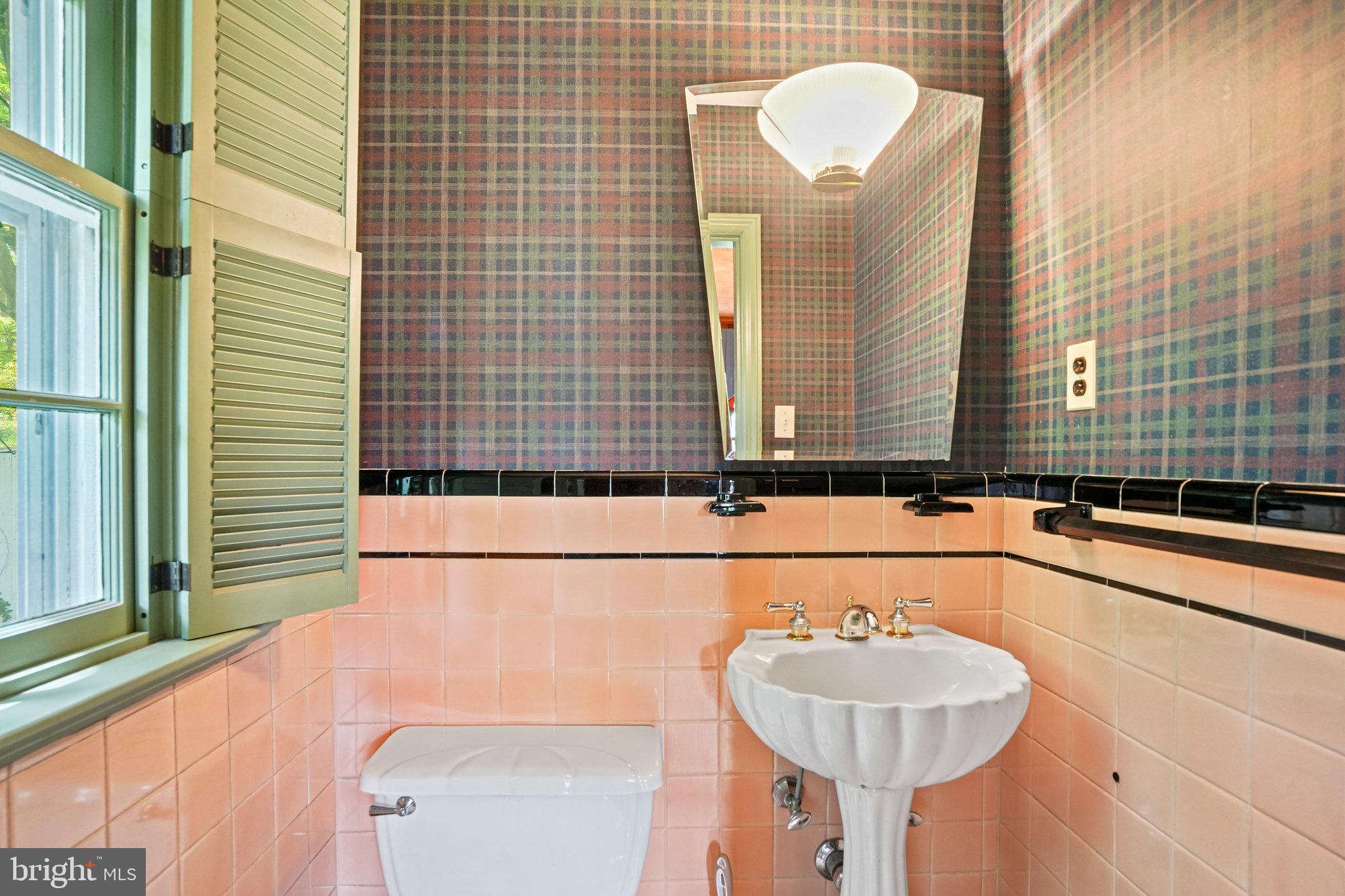 6900 Wake Forest Drive College Park, MD 20740 - Photo 8 of 50 Half bath in office / den