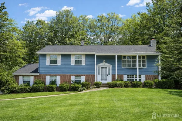 $599,999 | 4 Walnut Street, Monroe Township, NJ 08831