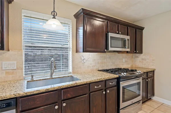 $2,200 | 4427 Ireland Lane, Pasadena, TX 77505