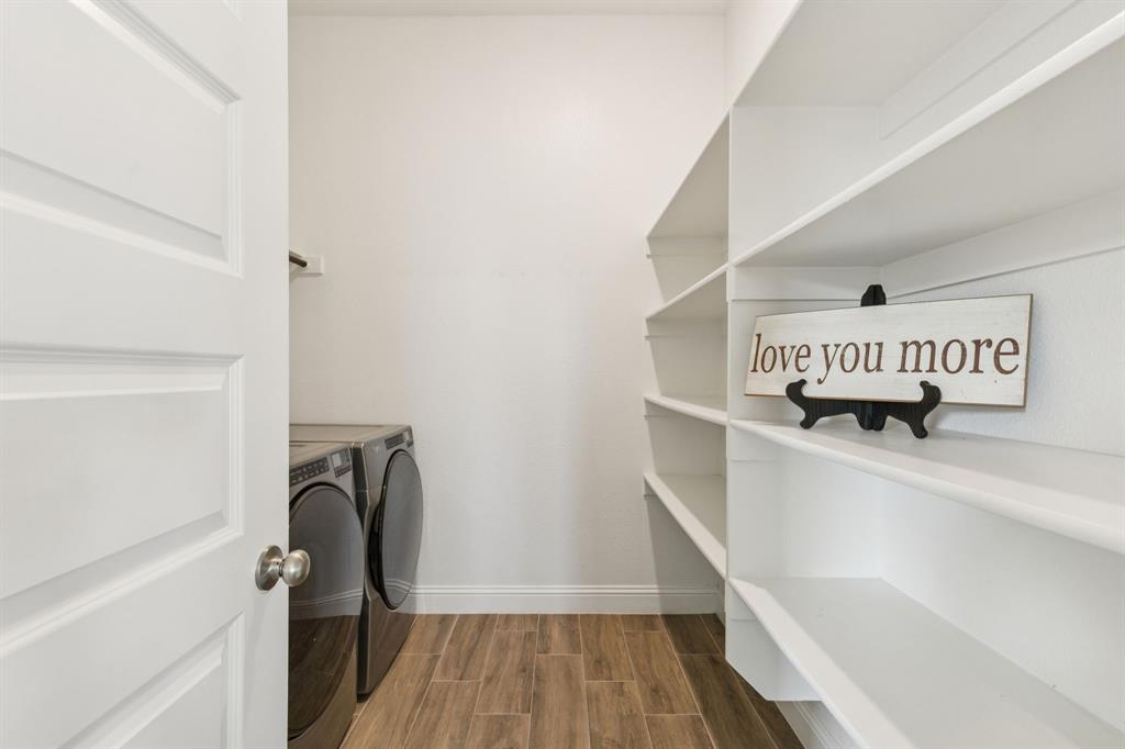 1222 El Sol Boulevard Sherman, TX 75090 - Photo 12 of 39 a view of a hallway with stairs
