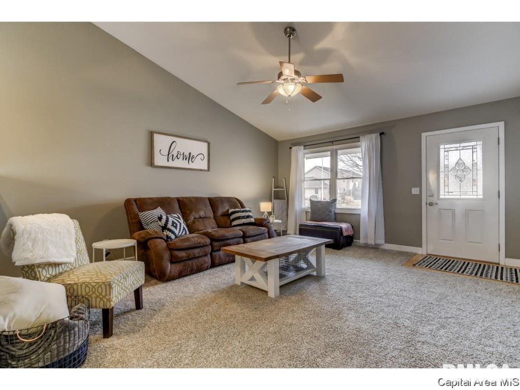 458 Chris Drive Springfield, IL 62711 - Photo 2 of 25 Gallery Image 2