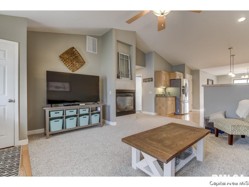 458 Chris Drive Springfield, IL 62711 - Photo 3 of 25 Gallery Image 3