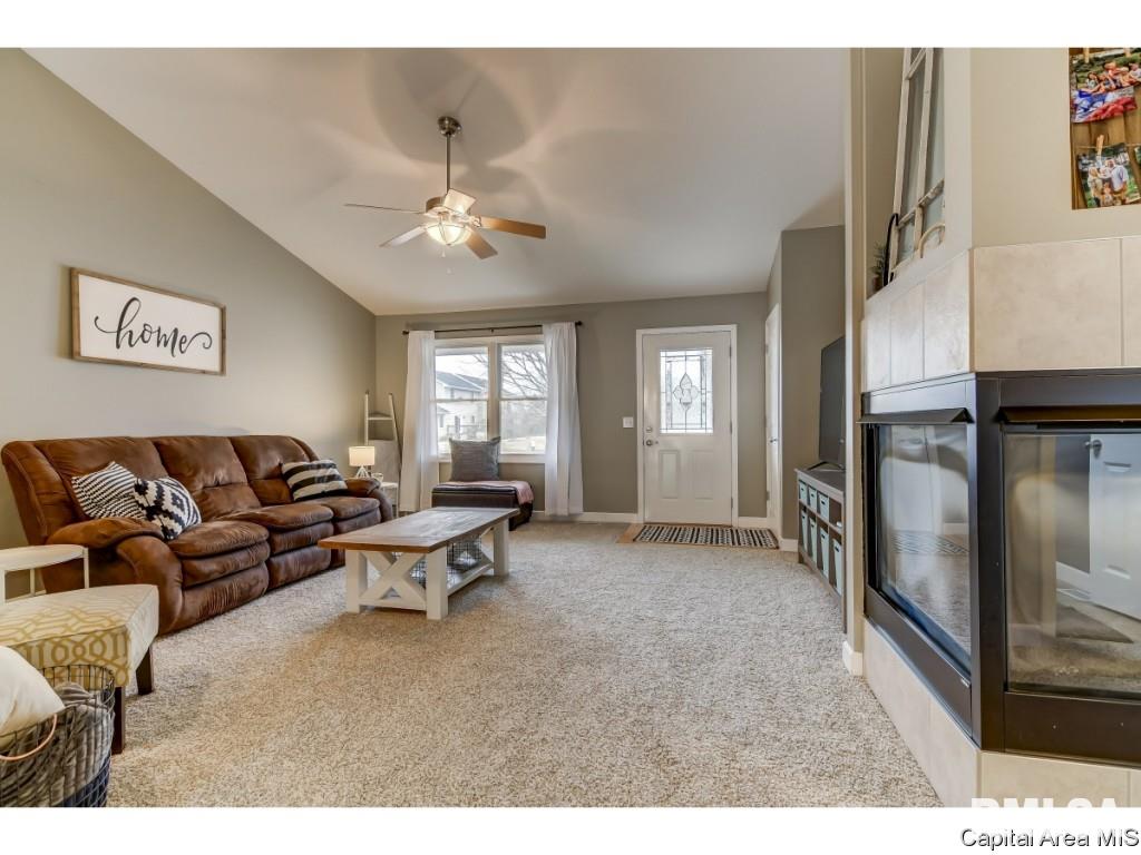 458 Chris Drive Springfield, IL 62711 - Photo 4 of 25 Gallery Image 4