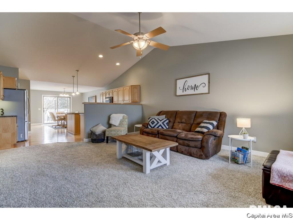 458 Chris Drive Springfield, IL 62711 - Photo 5 of 25 Gallery Image 5