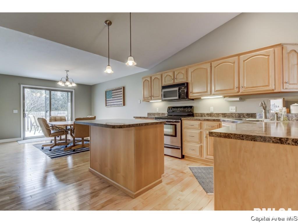 458 Chris Drive Springfield, IL 62711 - Photo 7 of 25 Gallery Image 7