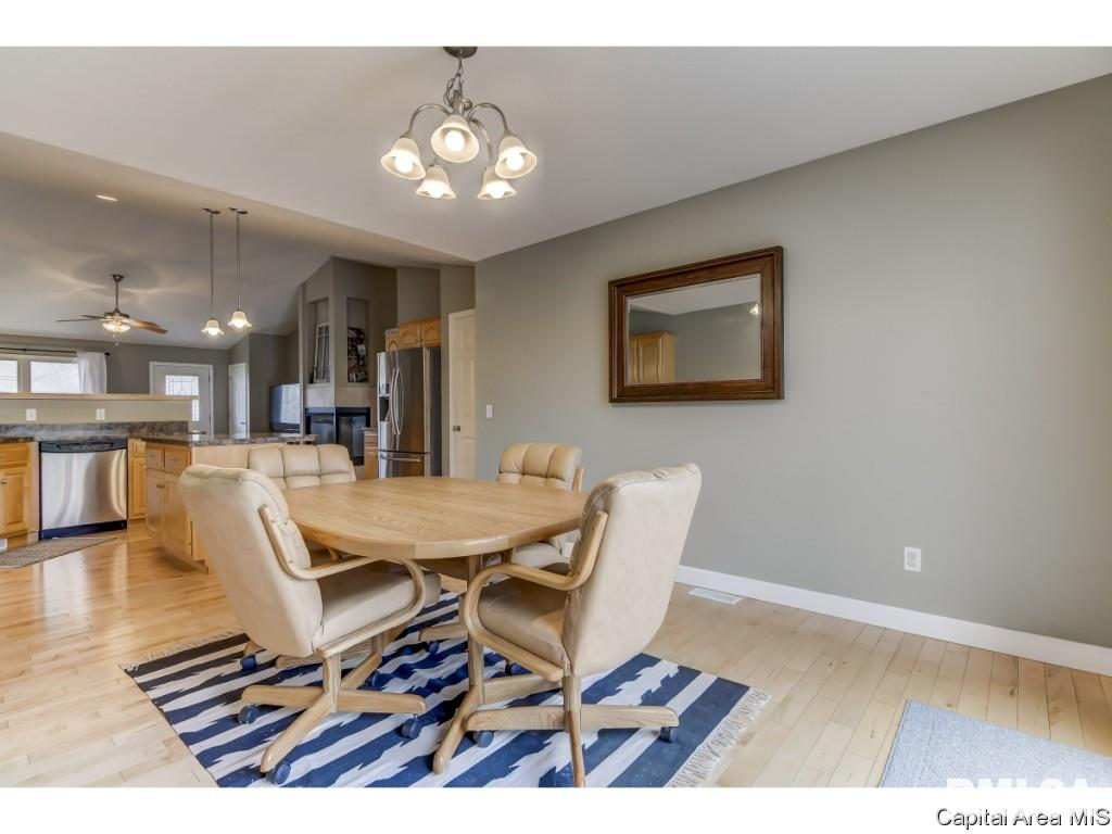 458 Chris Drive Springfield, IL 62711 - Photo 9 of 25 Gallery Image 9