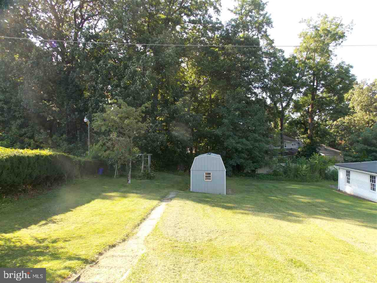 513 Hillcrest Road York, PA 17403 - Photo 3 of 18 Gallery Image 3
