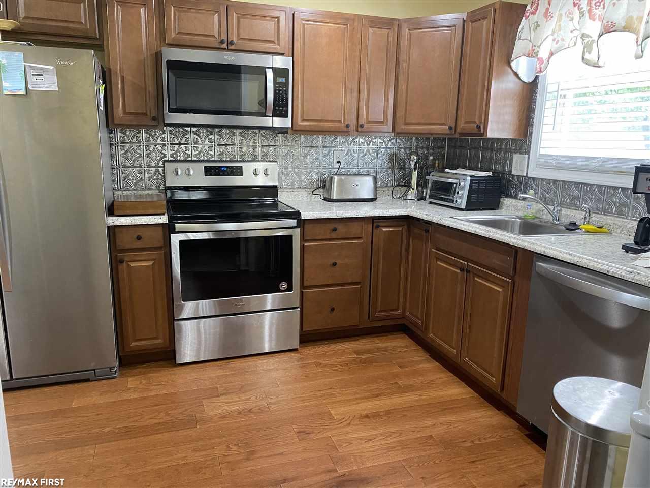 30056 Schoenherr Road Warren, MI 48088 - Photo 11 of 41
