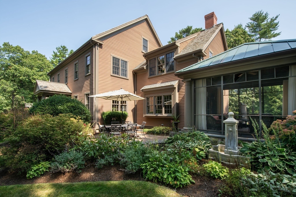 134 Judge Cushing Road Scituate, MA 02066 - Photo 5 of 40