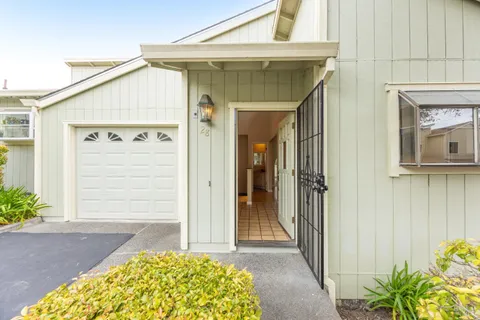 $535,000 | 28 Acorn Circle, Petaluma, CA 94952