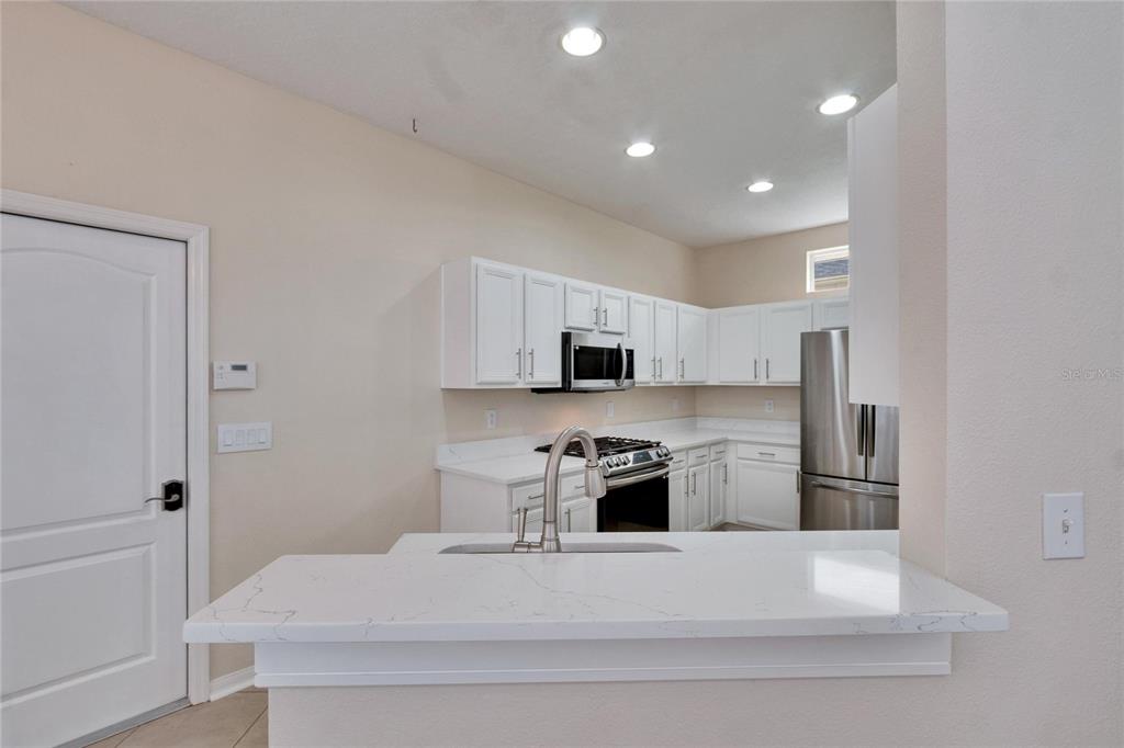 9105 Crystal Commons Way Tampa, FL 33626 - Photo 15 of 59