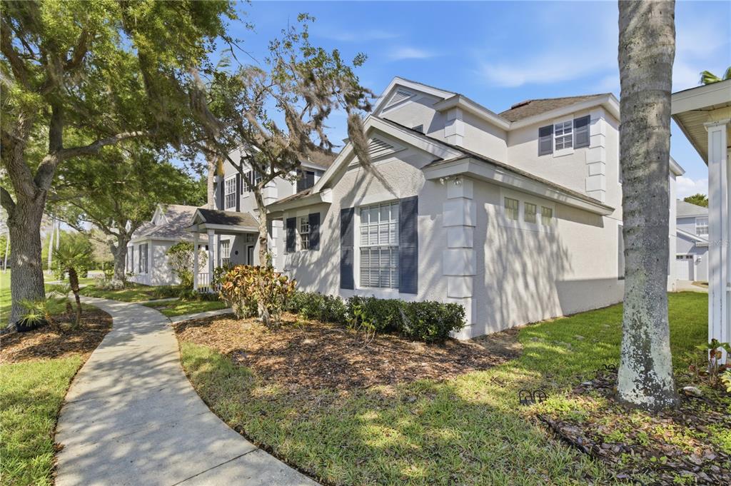 9105 Crystal Commons Way Tampa, FL 33626 - Photo 3 of 59